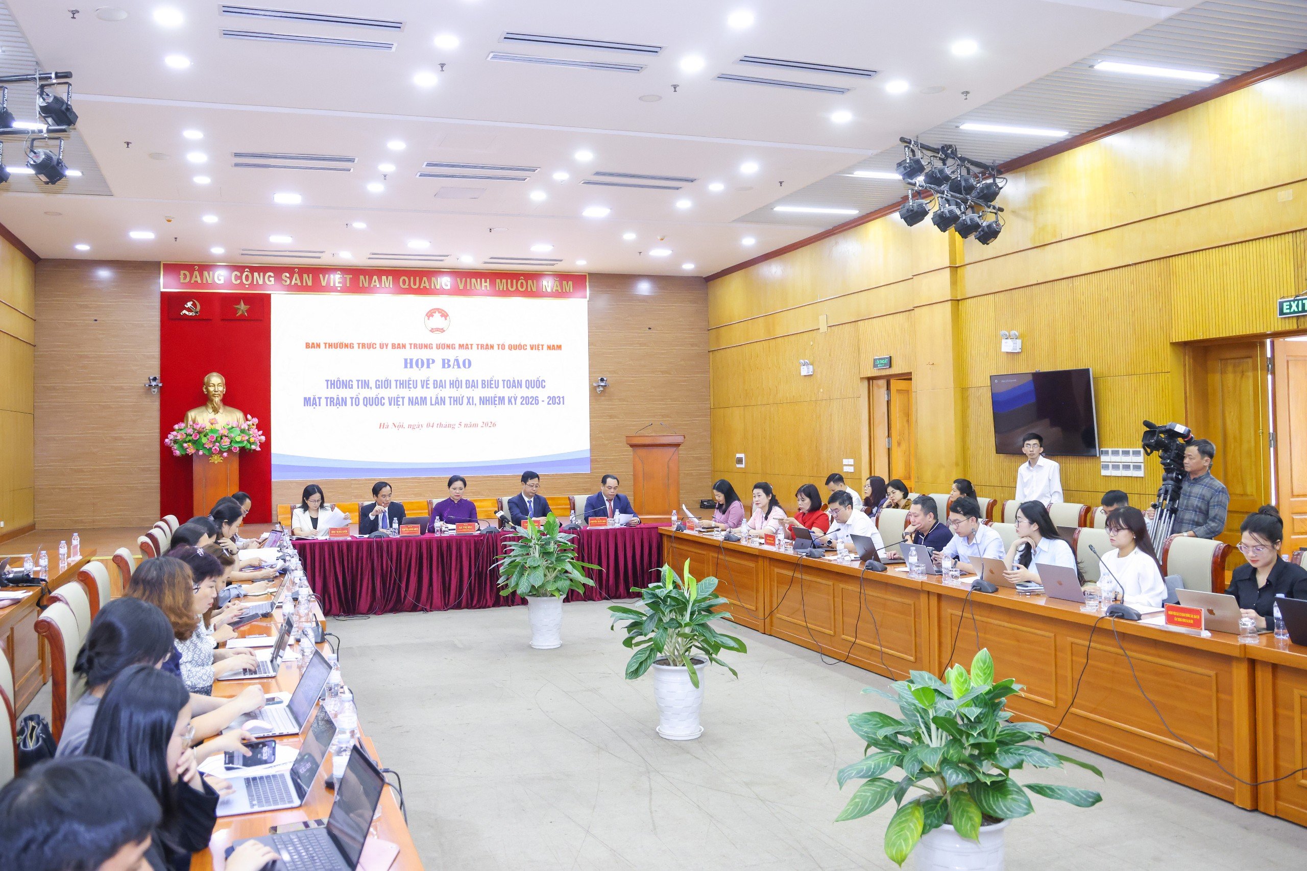 1.138 đại biểu chính thức dự Đại hội MTTQ Việt Nam lần thứ XI, đại biểu cao tuổi nhất 97 tuổi - Ảnh 1.