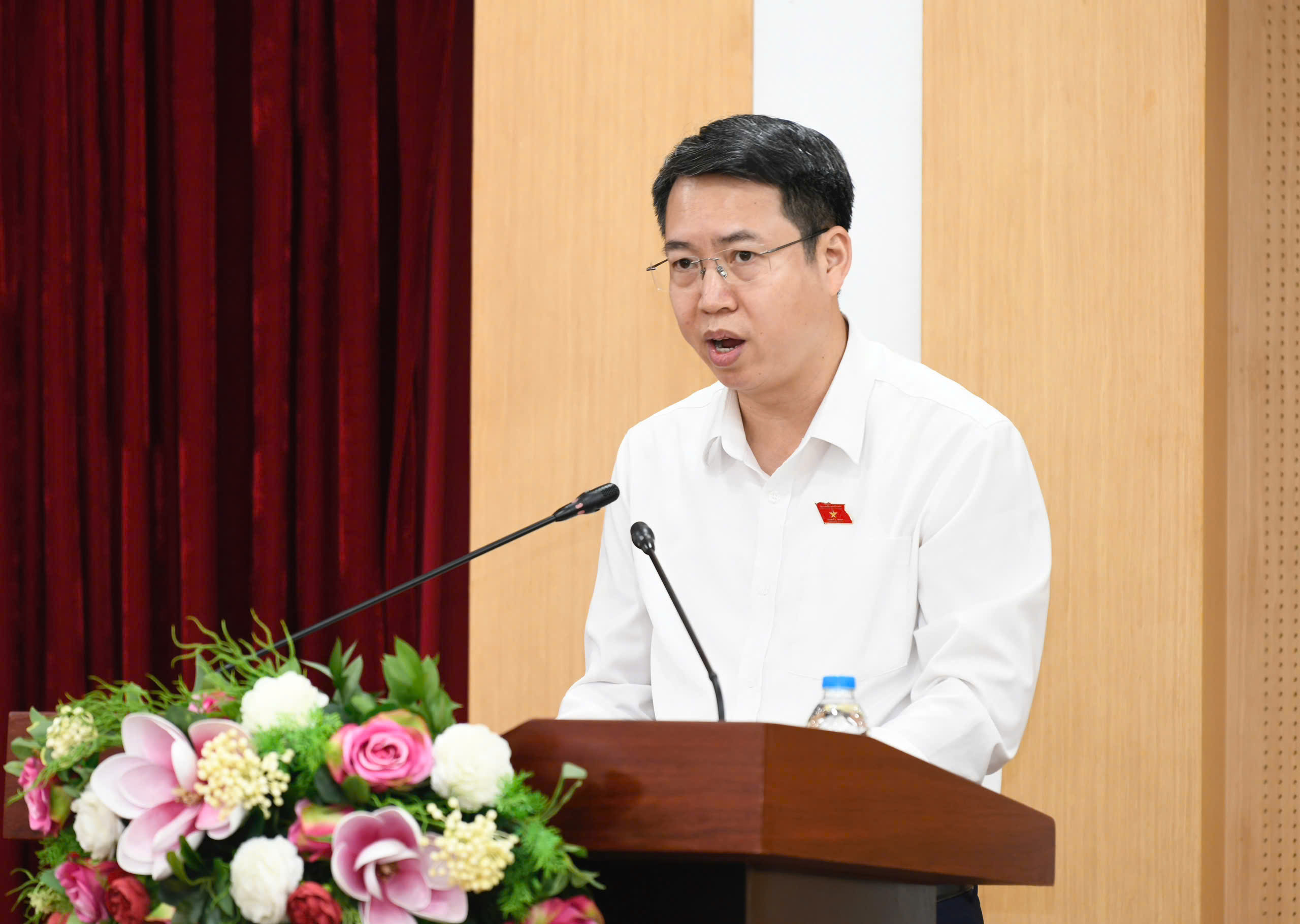 Tổng B&iacute; thư, Chủ tịch nước T&ocirc; L&acirc;m tiếp x&uacute;c cử tri 10 phường của H&agrave; Nội - Ảnh 5.