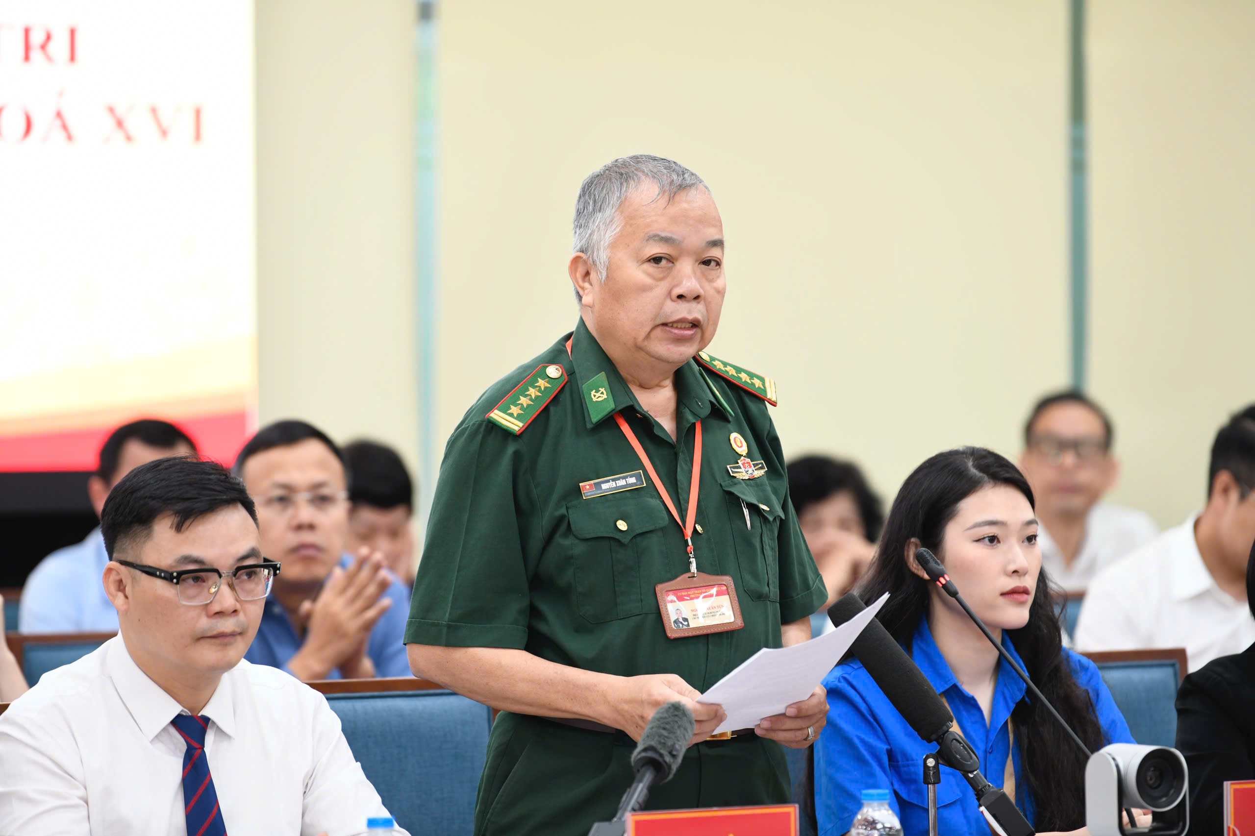 Tổng B&iacute; thư, Chủ tịch nước T&ocirc; L&acirc;m tiếp x&uacute;c cử tri 10 phường của H&agrave; Nội - Ảnh 8.