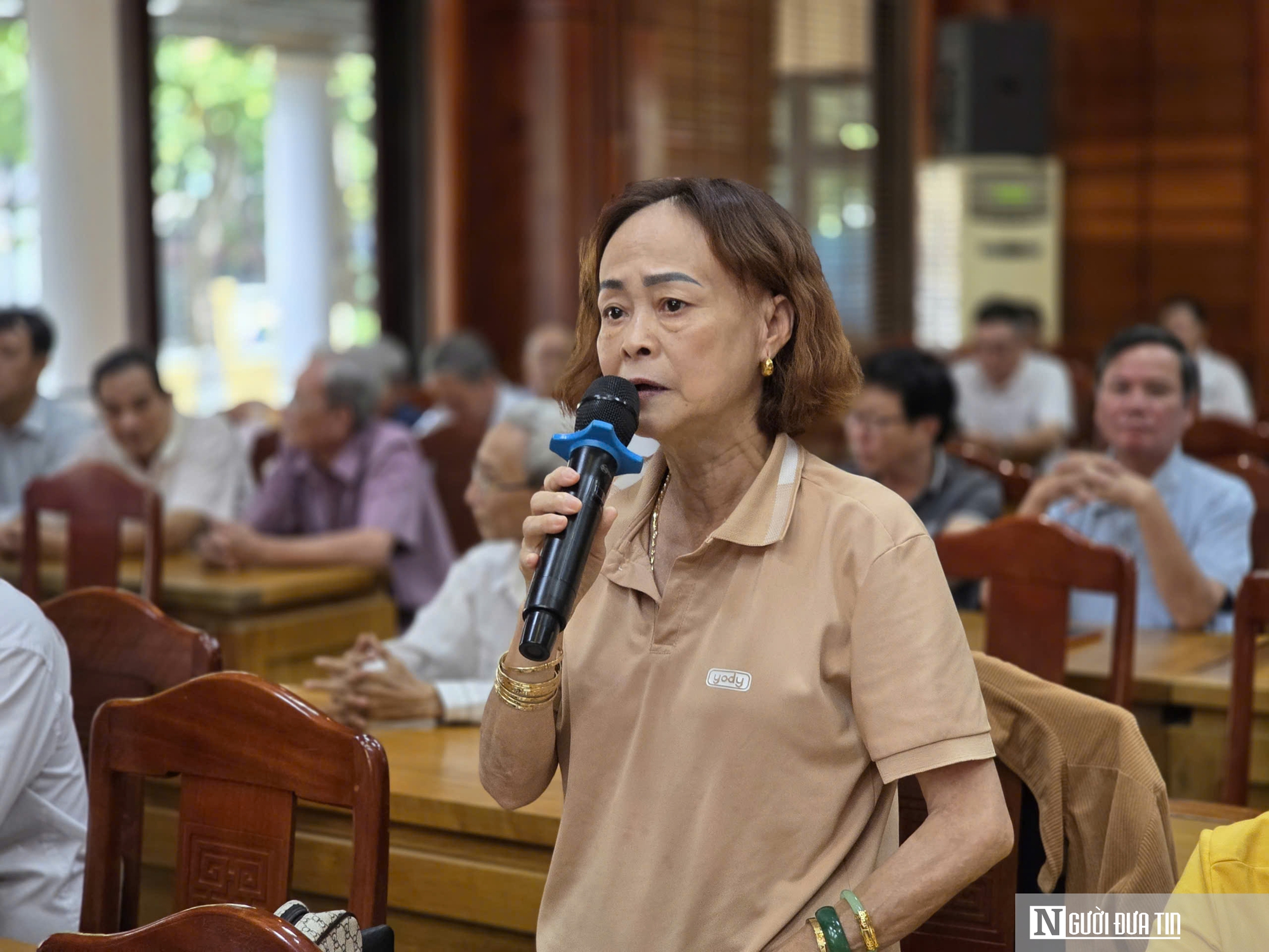 &Ocirc;ng Nguyễn Kh&aacute;nh Ngọc tiếp x&uacute;c cử tri tại phường Hội An - Ảnh 5.