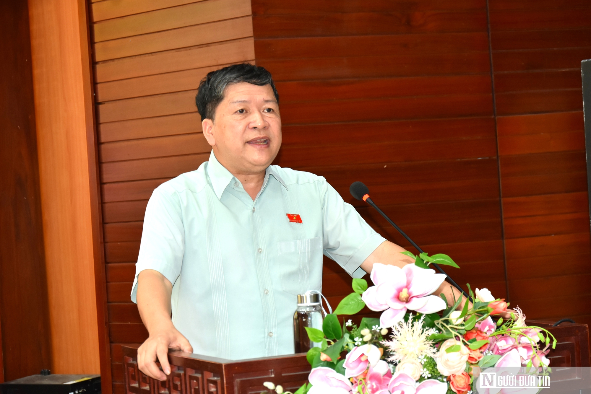 &Ocirc;ng Nguyễn Kh&aacute;nh Ngọc tiếp x&uacute;c cử tri tại phường Hội An - Ảnh 6.