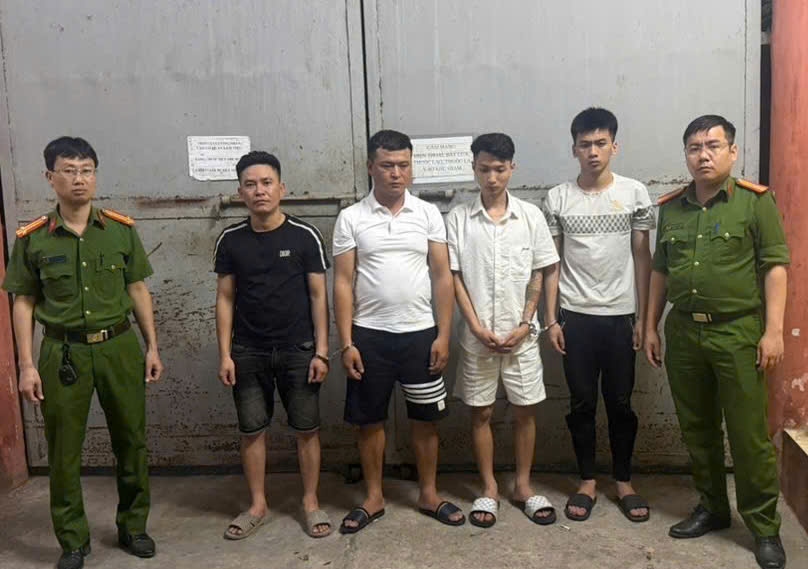 Bắt nhóm đối tượng cướp gần 2kg vàng của người nước ngoài - Ảnh 1.