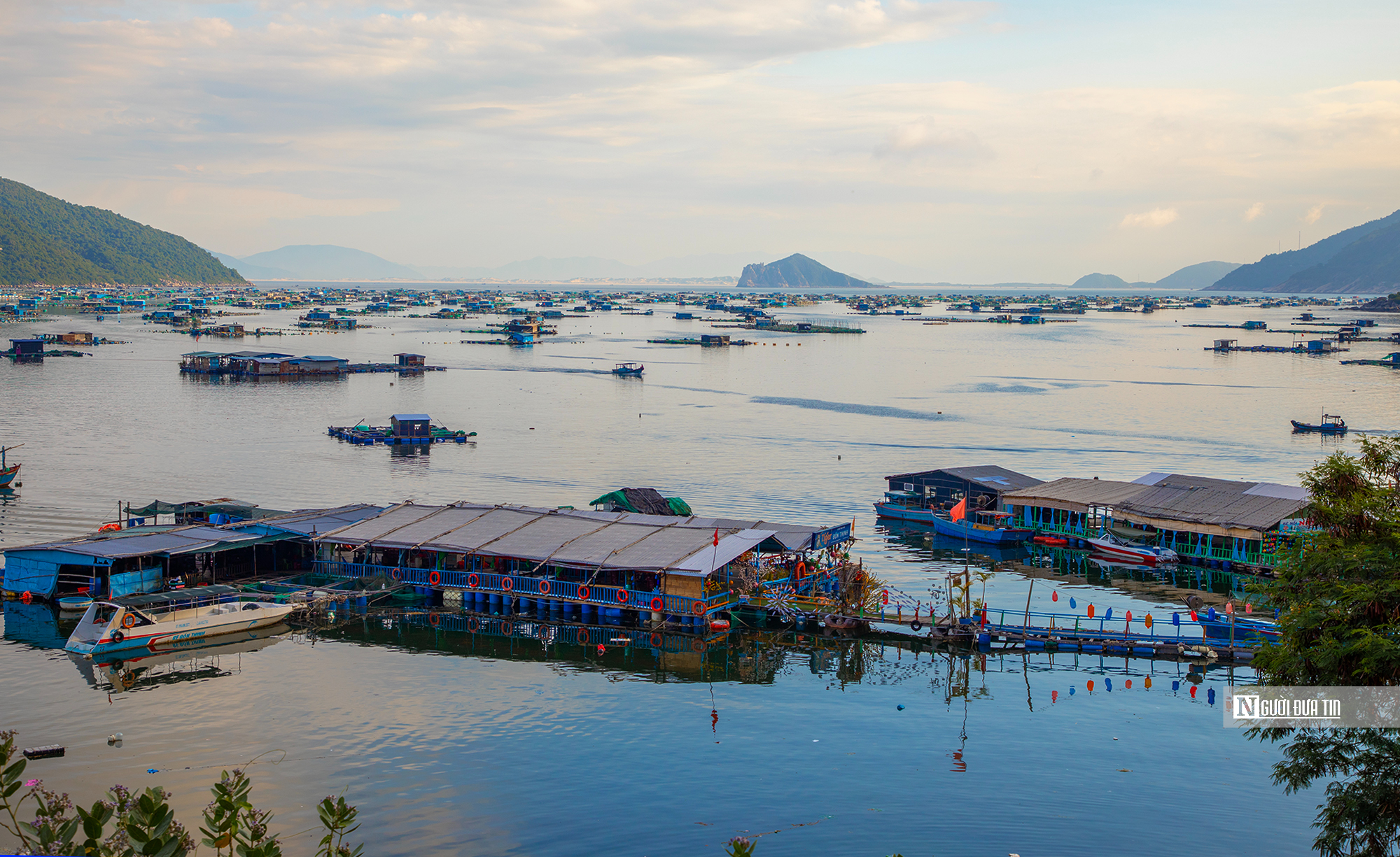 Cận cảnh vịnh biển hoang sơ nu&ocirc;i 37.800 lồng thuỷ sản quy hoạch th&agrave;nh tổ hợp du lịch cao cấp ở Đắk Lắk- Ảnh 11.