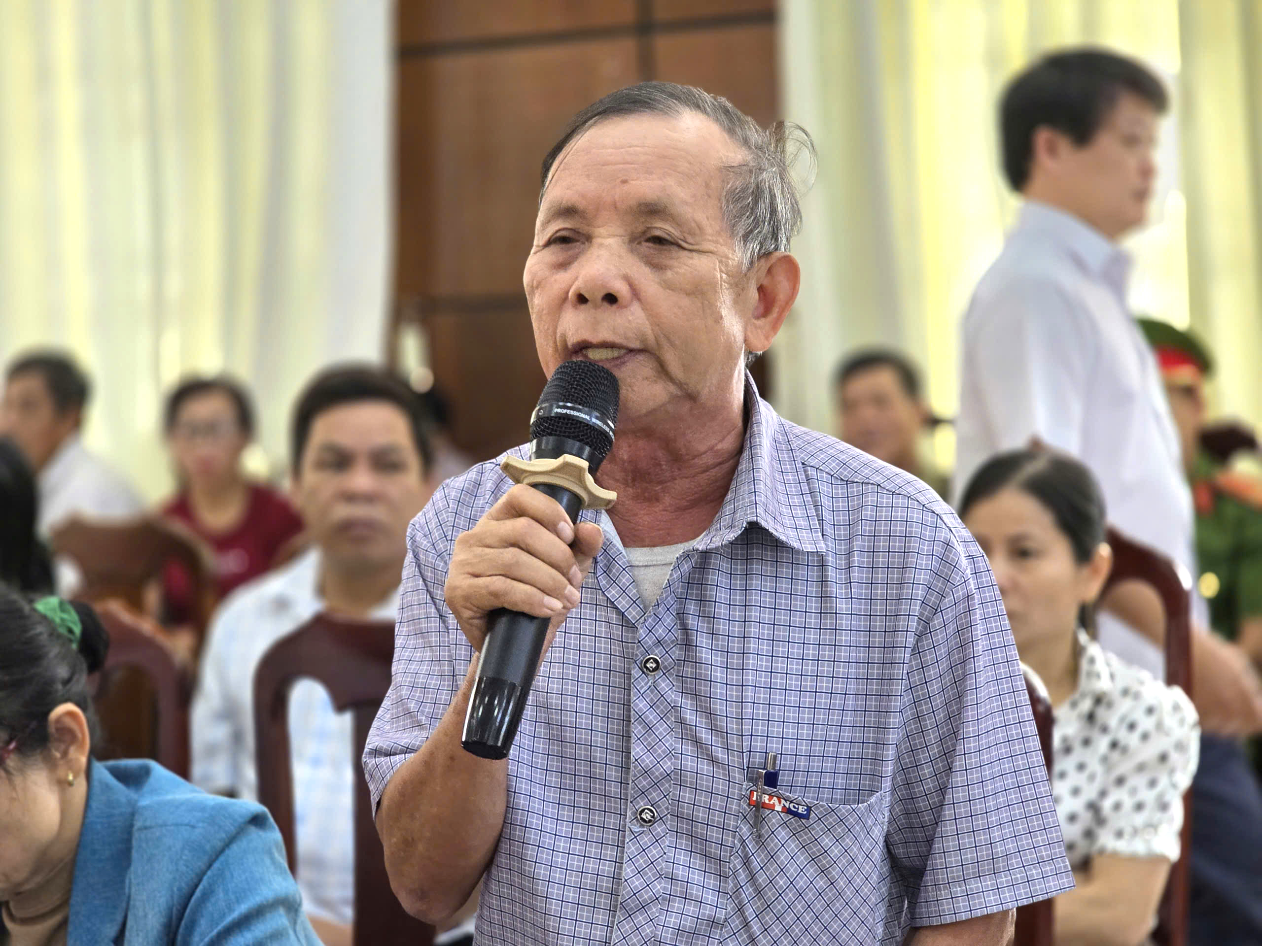 Ung thư giai đoạn 3 vẫn chưa được hỗ trợ, cử tri Đà Nẵng nói quá muộn- Ảnh 1.