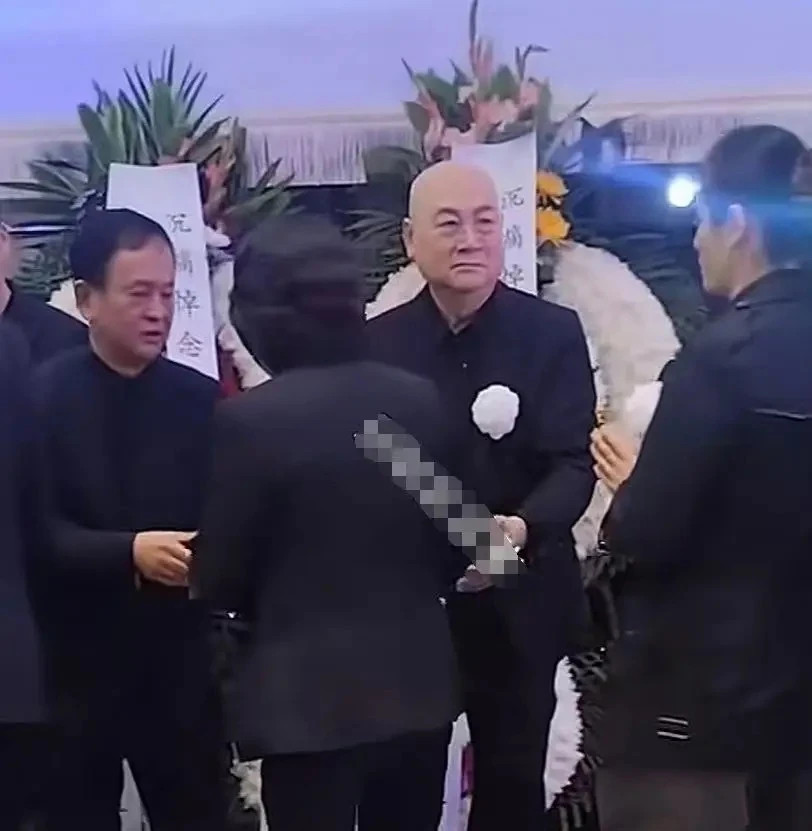 Diễn viên Trì Trọng Thụy từ bỏ quyền thừa kế khối tài sản nghìn tỷ của vợ quá cố - Ảnh 1.