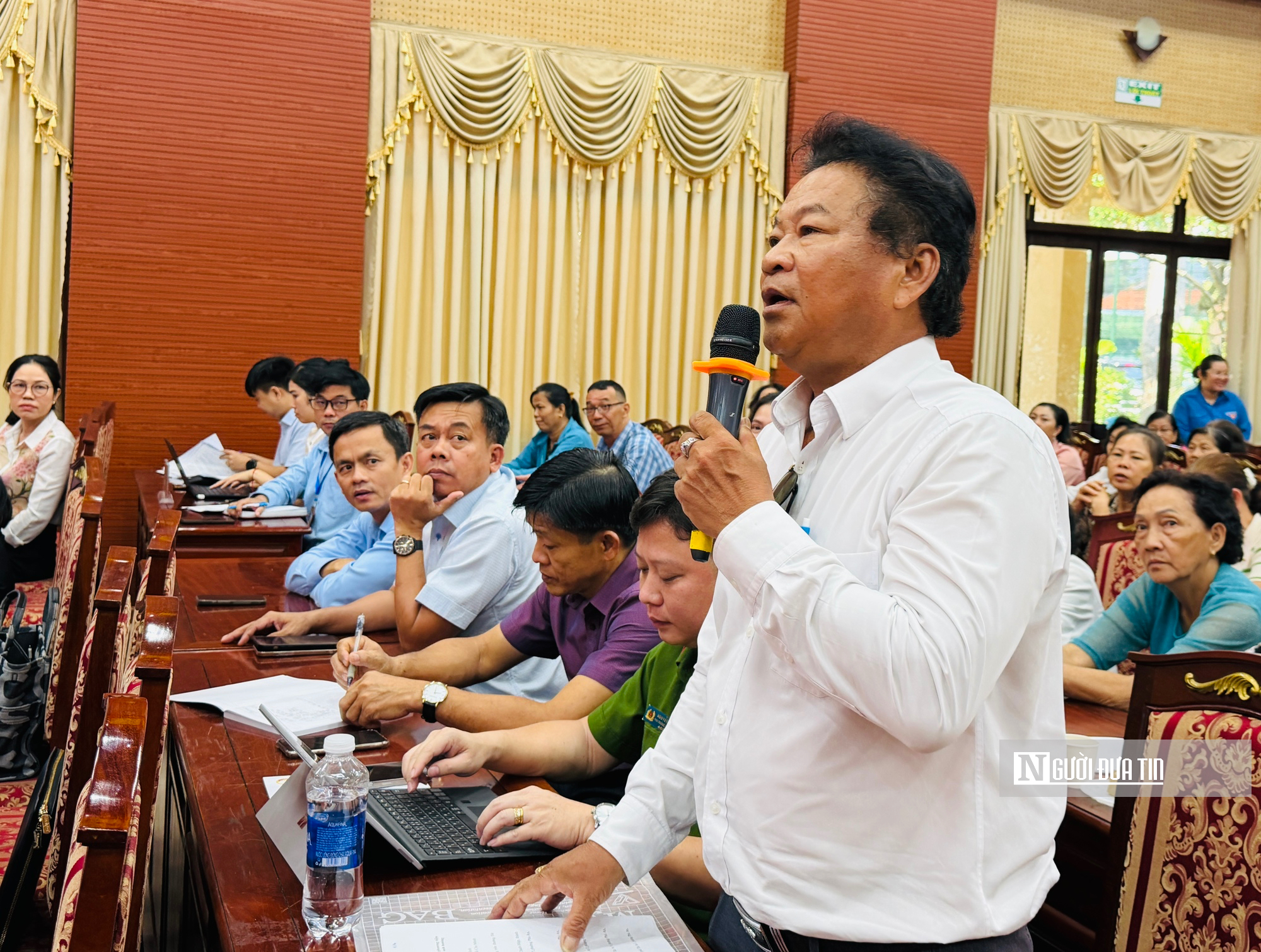 Cử tri gửi gắm t&acirc;m tư, kiến nghị đến Đo&agrave;n ĐBQH Tp.HCM.- Ảnh 1.