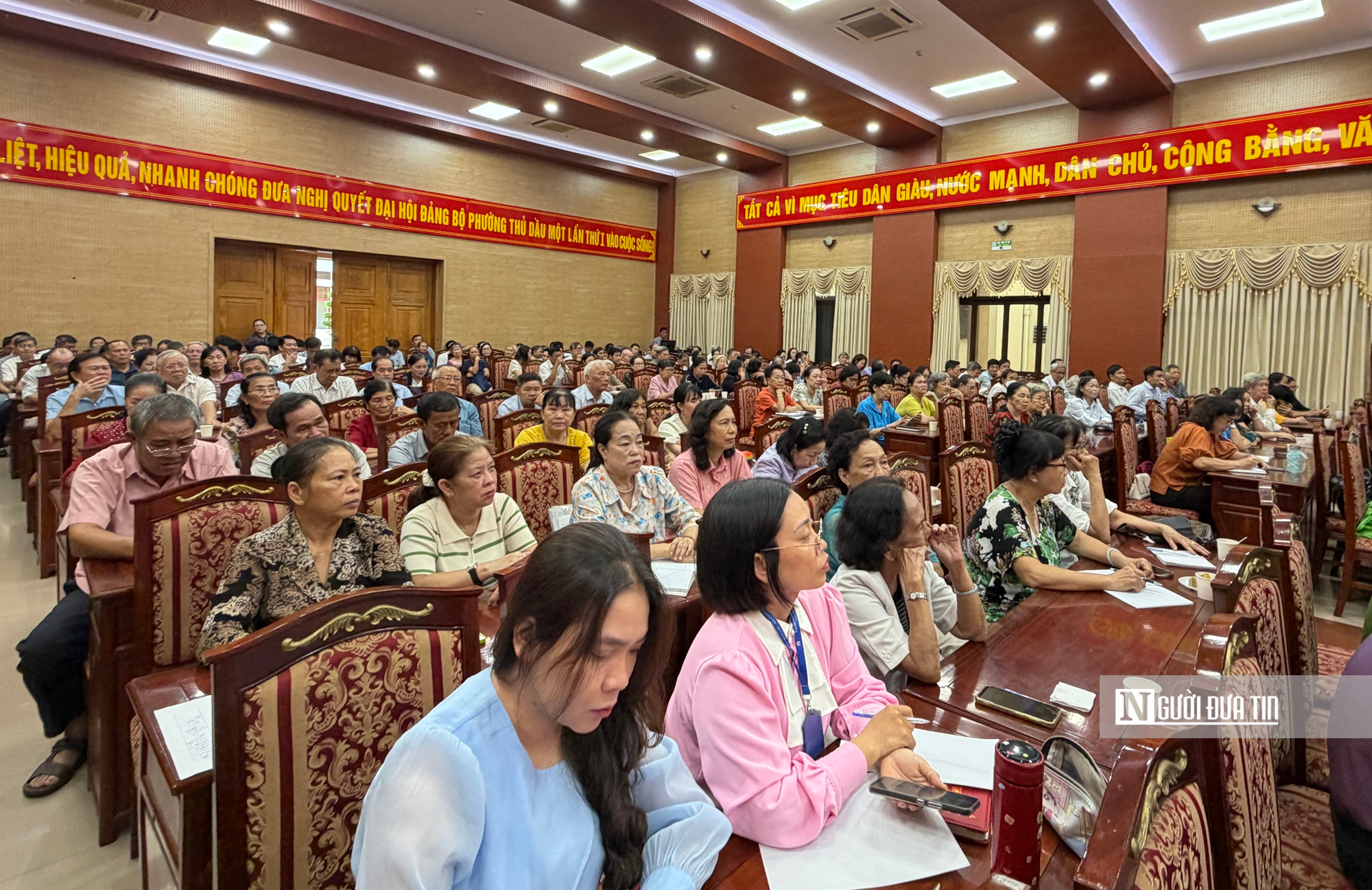 Cử tri gửi gắm tâm tư, kiến nghị đến Đoàn ĐBQH Tp.HCM.- Ảnh 2.