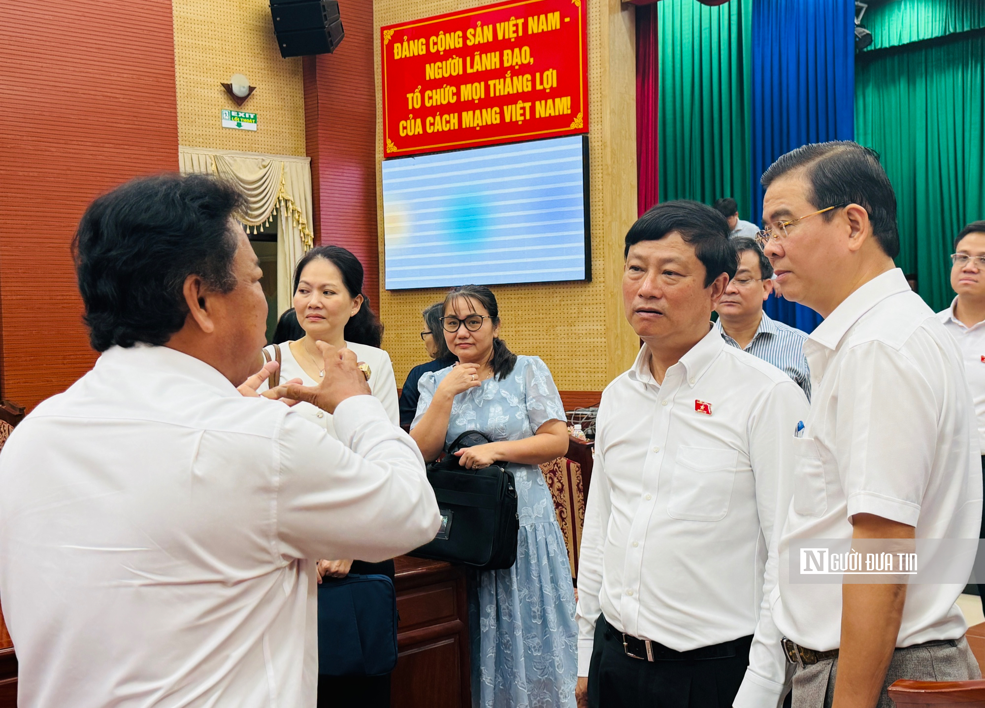 Cử tri gửi gắm t&acirc;m tư, kiến nghị đến Đo&agrave;n ĐBQH Tp.HCM.- Ảnh 7.