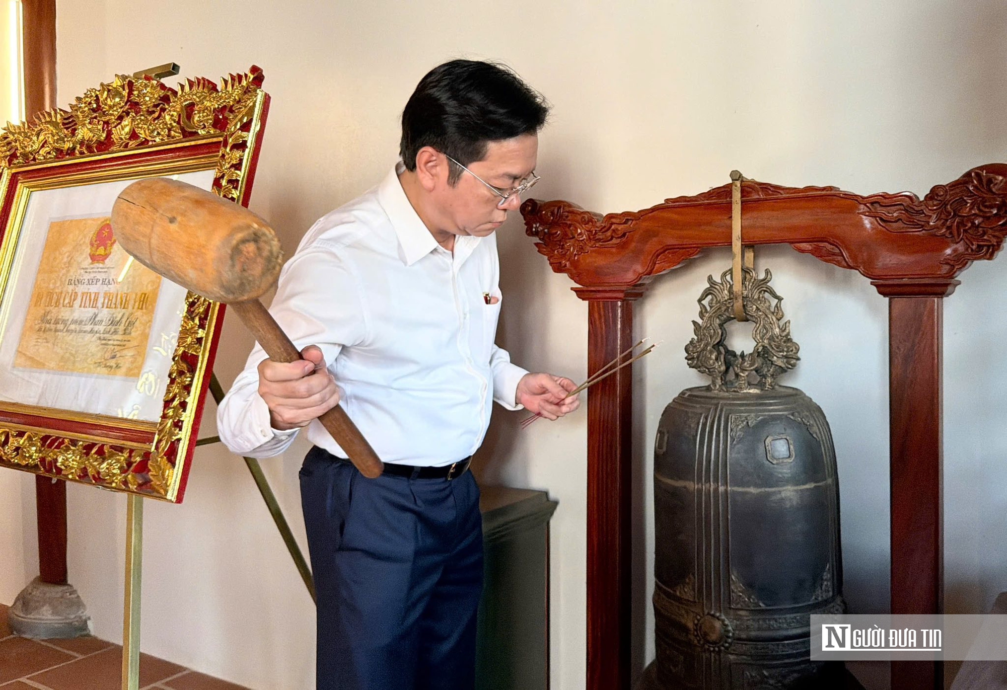 Thăm nh&agrave; tưởng niệm người anh h&ugrave;ng &ldquo;lấy th&acirc;n m&igrave;nh lấp lỗ ch&acirc;u mai&rdquo; - Ảnh 3.