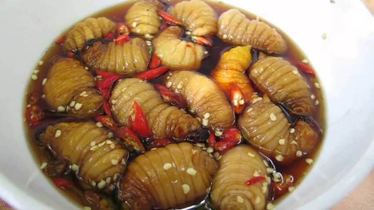 Món đặc sản nhìn tưởng “kinh dị”, giá 400.000 đồng/kg vẫn có người mua - Ảnh 3.