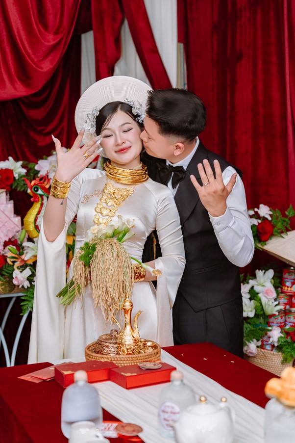 Bó hoa cưới độc lạ của cô dâu miền Tây gây sốt cõi mạng - Ảnh 7.