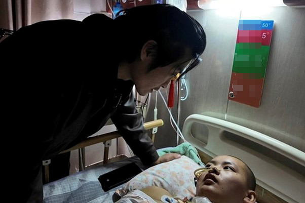 Hy hữu c&ocirc; g&aacute;i bị h&ocirc;n m&ecirc; hơn 3 th&aacute;ng, bất ngờ tỉnh lại trước đ&aacute;m cưới 2 ng&agrave;y - Ảnh 2.