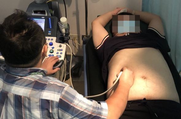 Nam thanh niên không uống rượu vẫn bị gan nhiễm mỡ nặng, bác sĩ chỉ rõ 