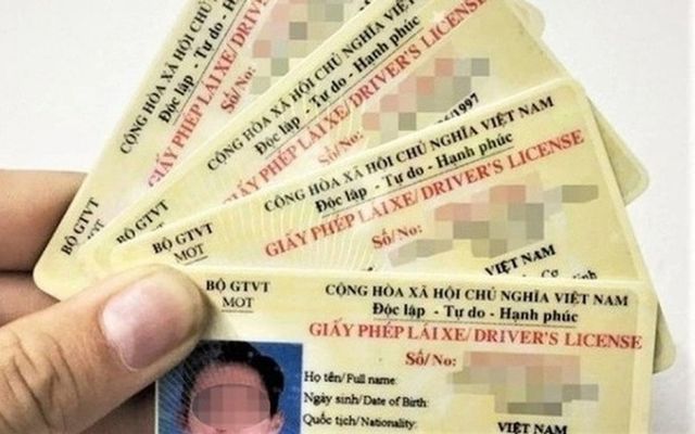 Trường hợp giấy ph&eacute;p l&aacute;i xe hết hạn m&agrave; kh&ocirc;ng phải thi lại l&yacute; thuyết, t&agrave;i xế cần biết- Ảnh 1.