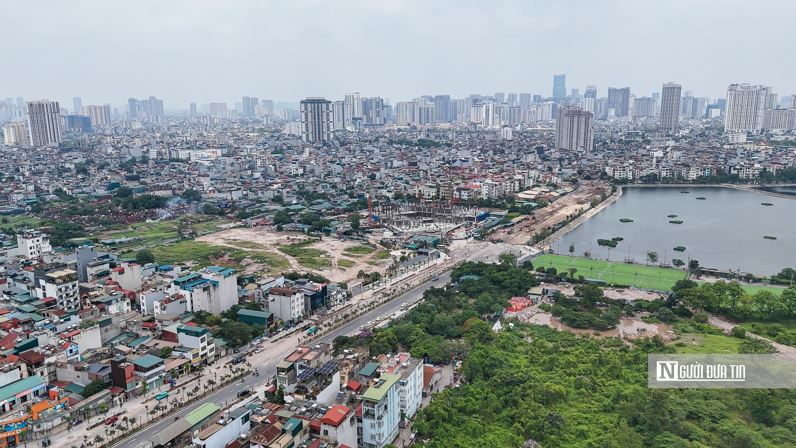 H&agrave; Nội: Nh&agrave; &ldquo;si&ecirc;u mỏng, si&ecirc;u m&eacute;o" xuất hiện d&ugrave; chưa giải ph&oacute;ng mặt bằng xong- Ảnh 1.