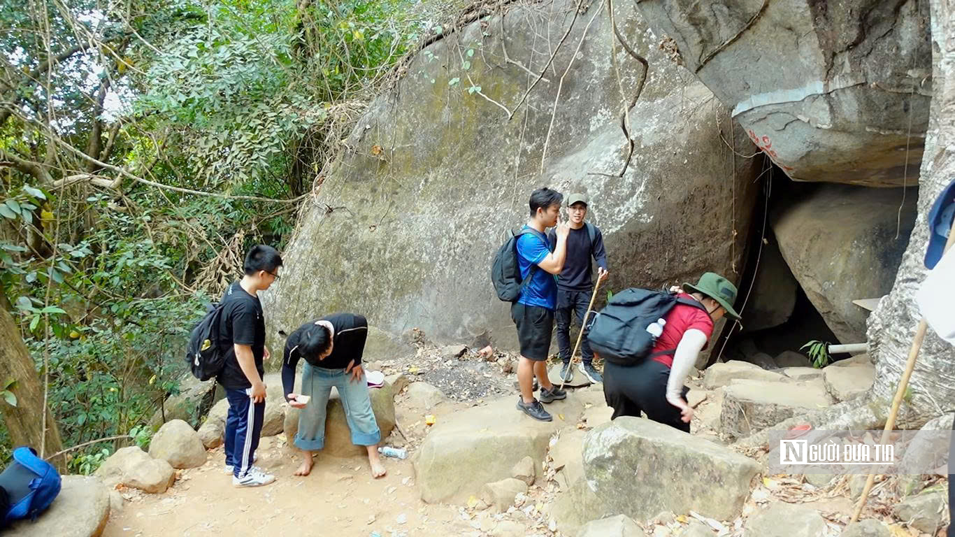 Trào lưu leo núi tự phát ở núi Bà Đen: Đừng đánh đổi an toàn để “săn” trải nghiệm- Ảnh 4.