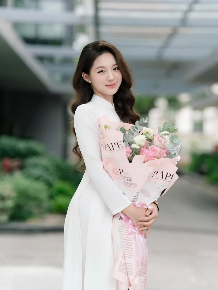 Con gái cựu Hoa khôi bóng chuyền Kim Huệ: Tuổi 18 cao gần 1m70, nhan sắc nổi bật như hoa hậu- Ảnh 4. Con gái cựu Hoa khôi bóng chuyền Kim Huệ: Tuổi 18 cao gần 1m70, nhan sắc nổi bật như hoa hậu- Ảnh 4.