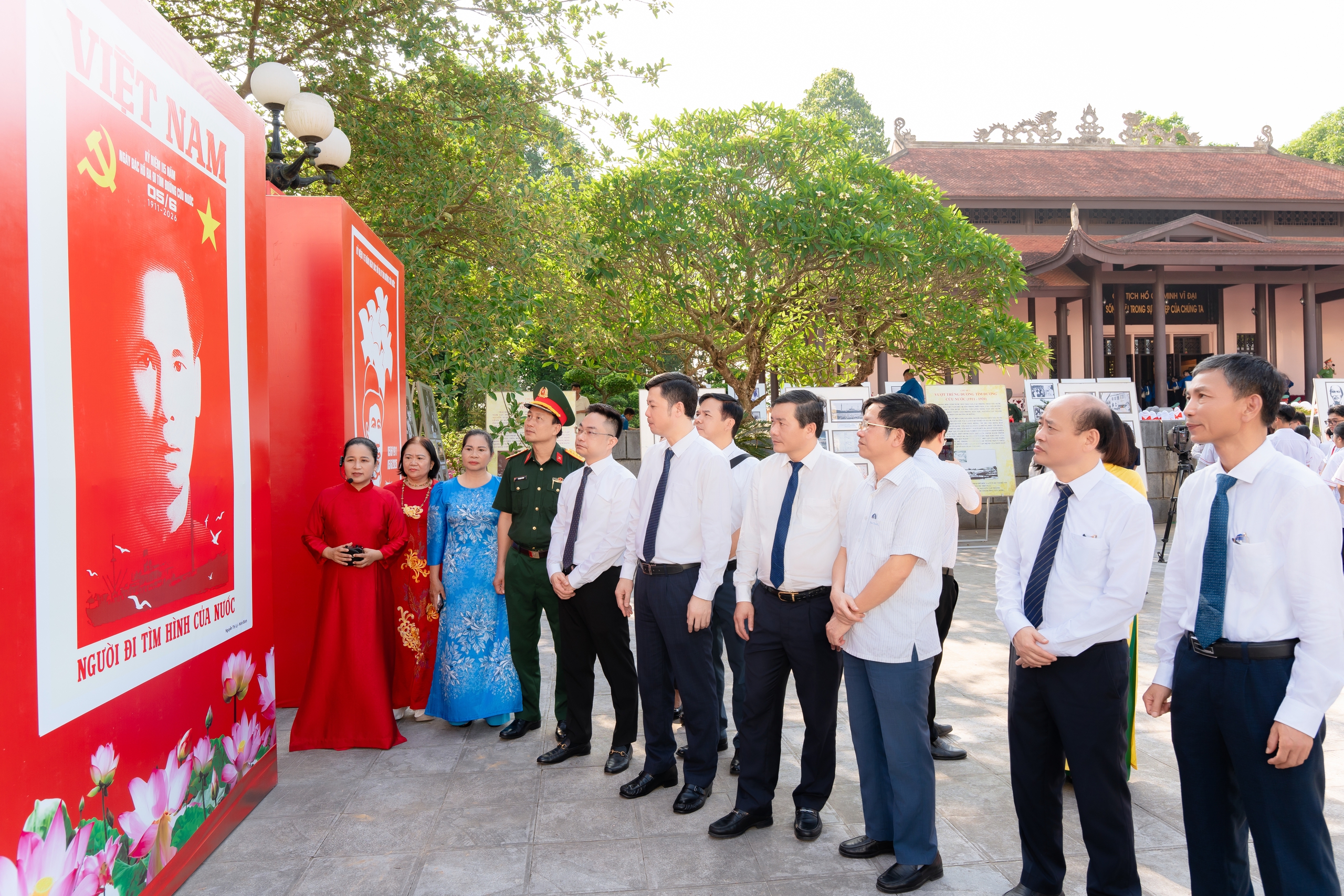 Triển lãm 1000 bức ảnh, tư liệu quý khắc họa cuộc đời hoạt động cách mạng của Bác Hồ - Ảnh 4.