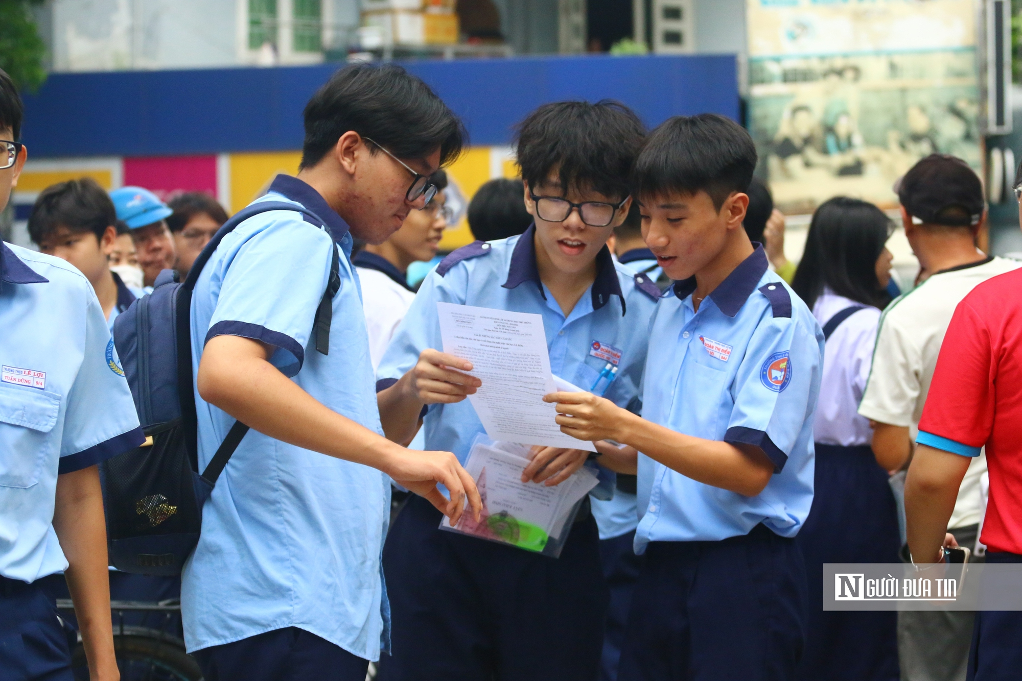 Tp.HCM: Thí sinh cười tươi rời phòng thi lớp 10, nhiều em tự tin đạt 8 điểm Văn- Ảnh 18. Tp.HCM: Thí sinh cười tươi rời phòng thi lớp 10, nhiều em tự tin đạt 8 điểm Văn- Ảnh 18.