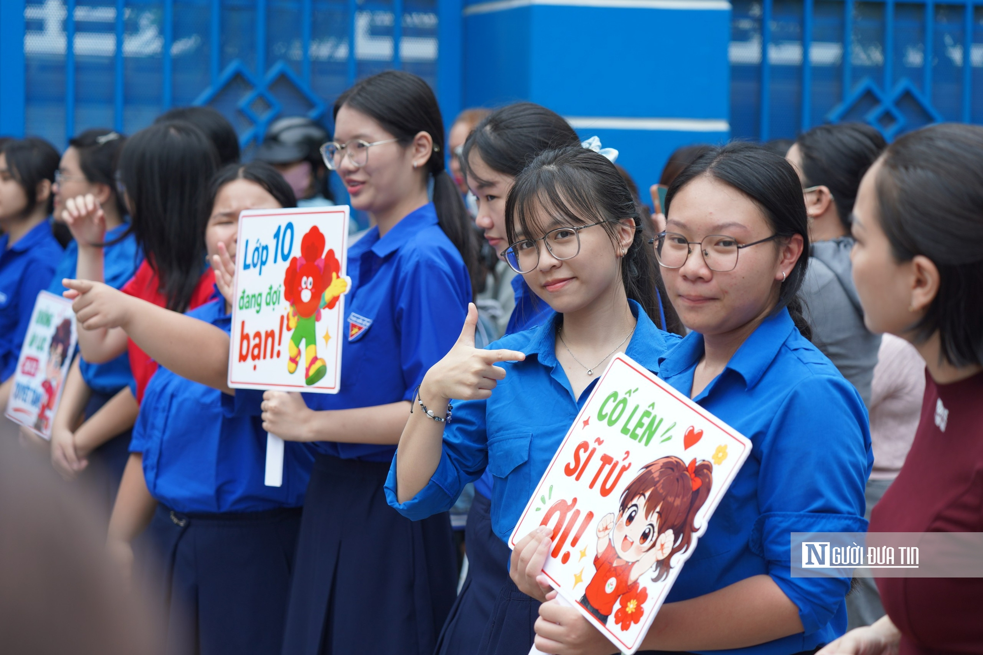 Tp.HCM: Thí sinh cười tươi rời phòng thi lớp 10, nhiều em tự tin đạt 8 điểm Văn- Ảnh 5. Tp.HCM: Thí sinh cười tươi rời phòng thi lớp 10, nhiều em tự tin đạt 8 điểm Văn- Ảnh 5.
