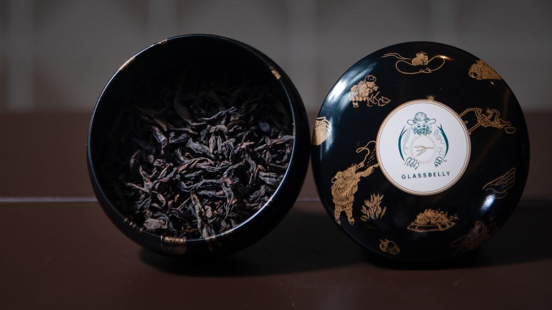 Loại lá khô đắt đỏ bậc nhất thế giới, gần 5 tỷ đồng/kg, đại gia tranh nhau mua - Ảnh 1.