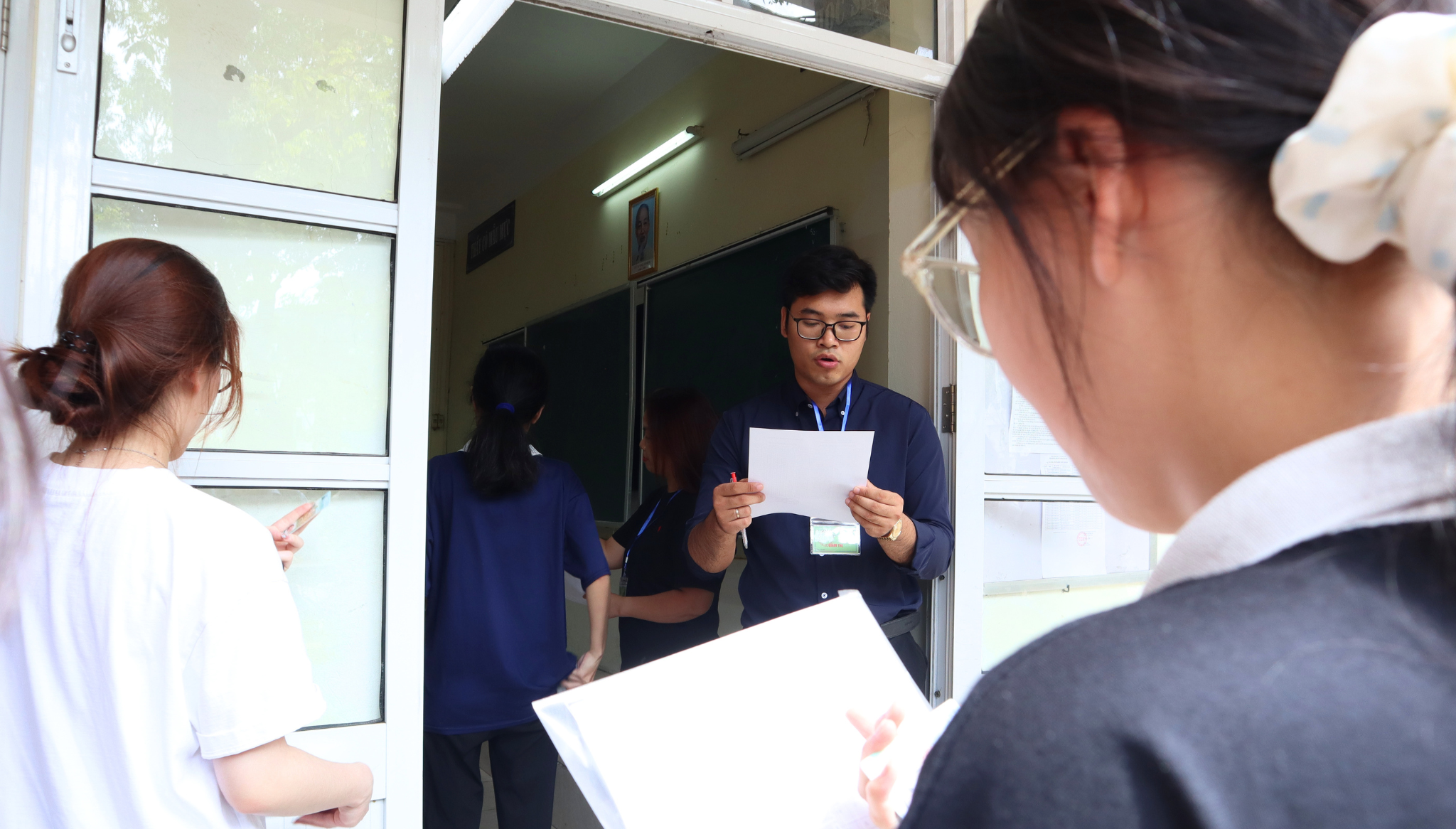 Hơn 1,22 triệu thí sinh trên cả nước bước vào kỳ thi tốt nghiệp THPT - Ảnh 4.