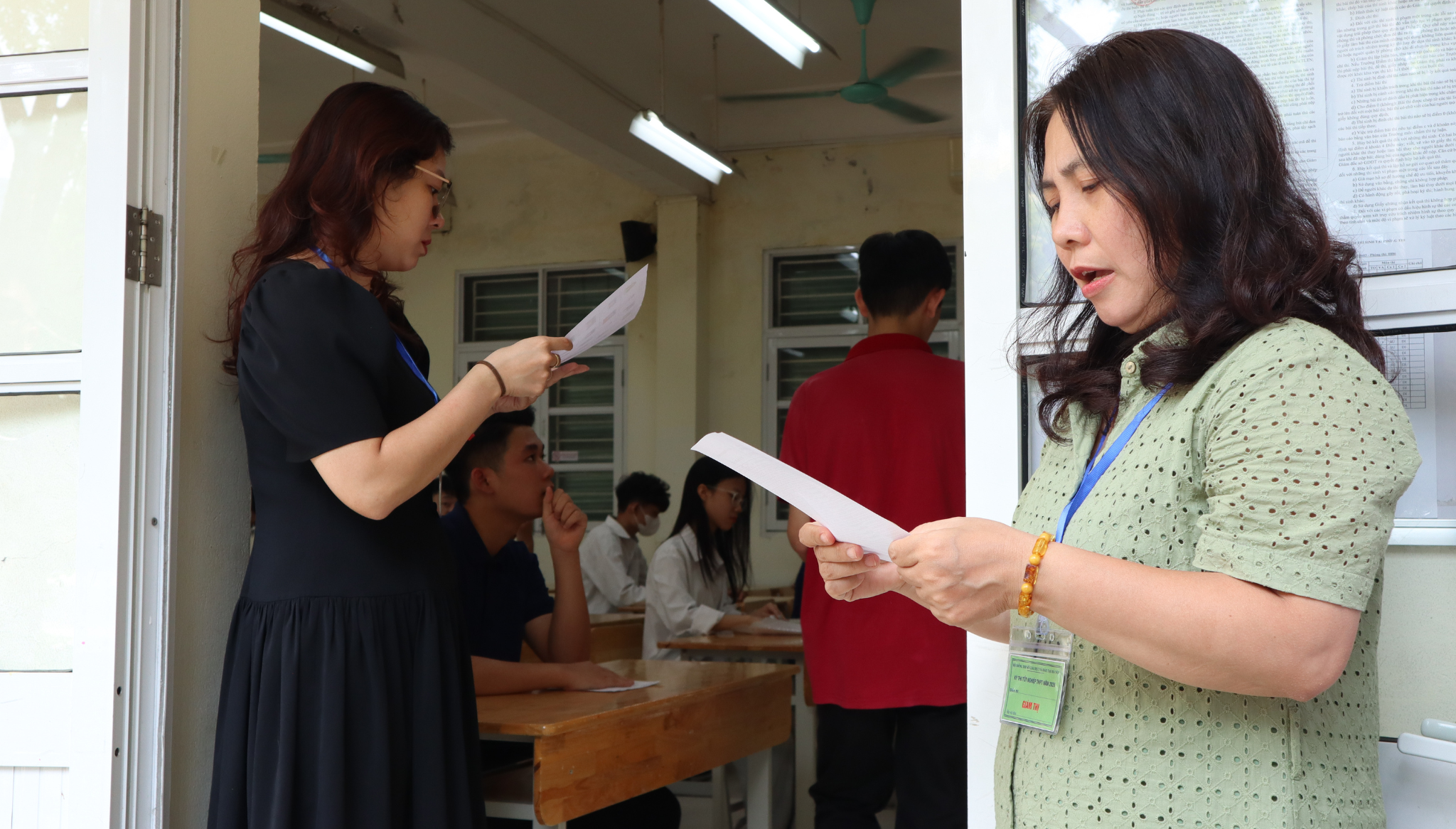 Hơn 1,22 triệu thí sinh trên cả nước bước vào kỳ thi tốt nghiệp THPT - Ảnh 2.