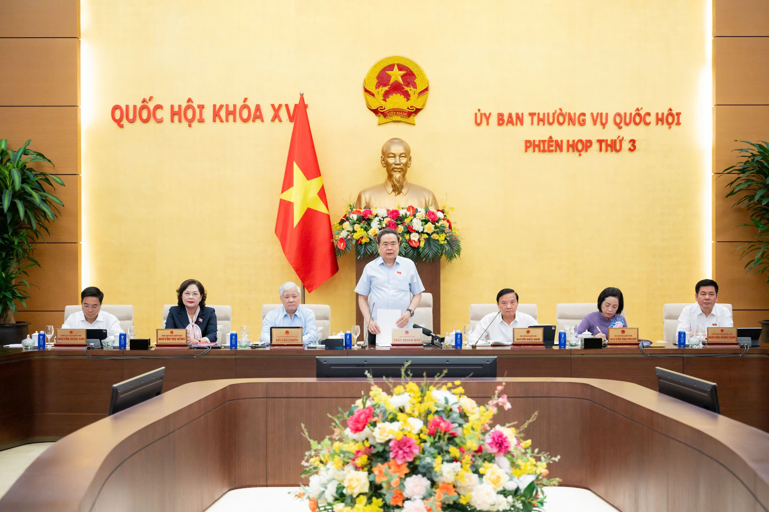 Chủ tịch Quốc hội: Trụ sở đất đai, tài sản công dôi dư sau sắp xếp gây lãng phí nguồn lực- Ảnh 1. Chủ tịch Quốc hội: Trụ sở đất đai, tài sản công dôi dư sau sắp xếp gây lãng phí nguồn lực- Ảnh 1.