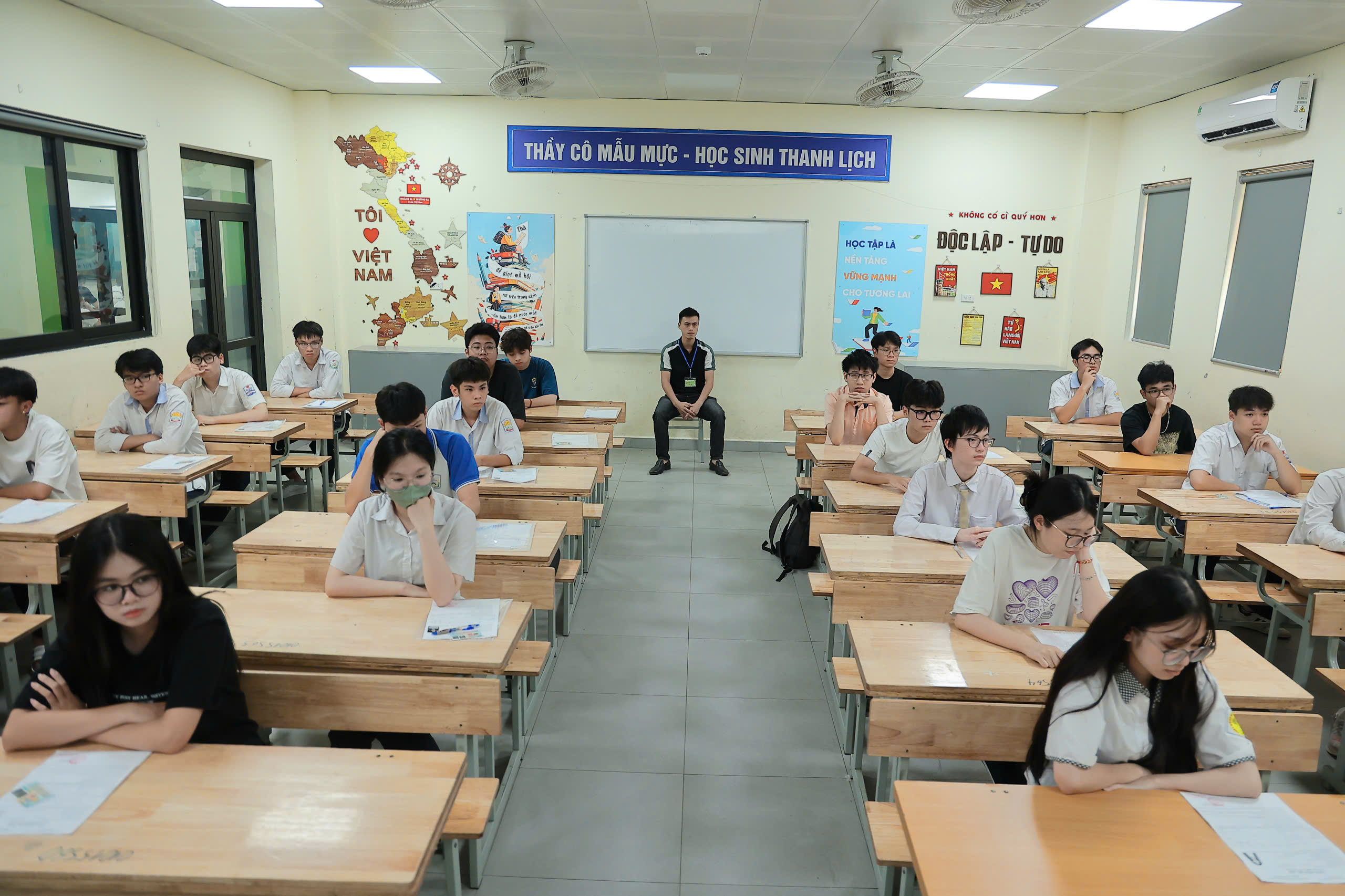 Hơn 1,22 triệu thí sinh trên cả nước bước vào kỳ thi tốt nghiệp THPT - Ảnh 5.
