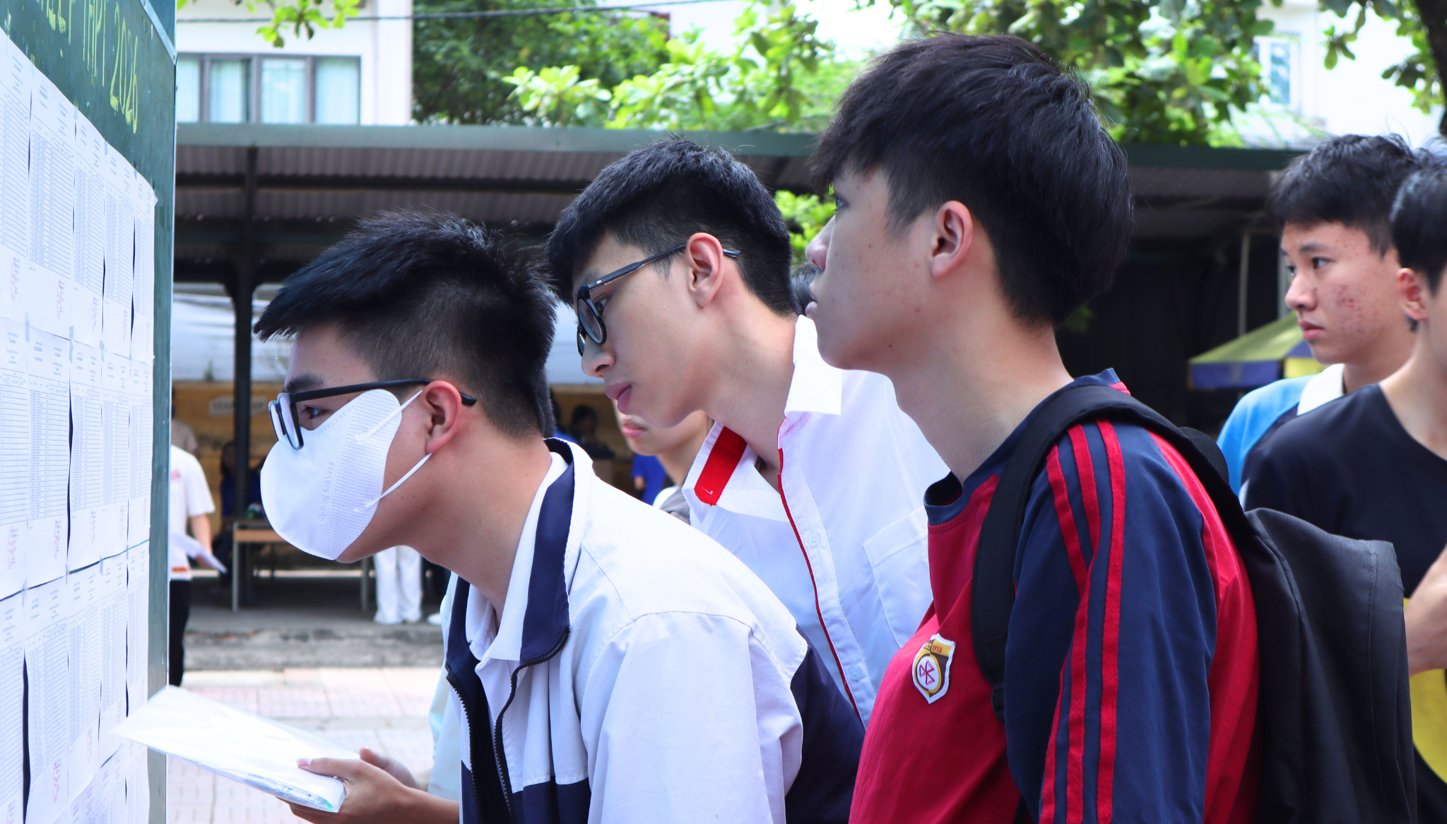 Hơn 1,22 triệu thí sinh trên cả nước bước vào kỳ thi tốt nghiệp THPT - Ảnh 10.