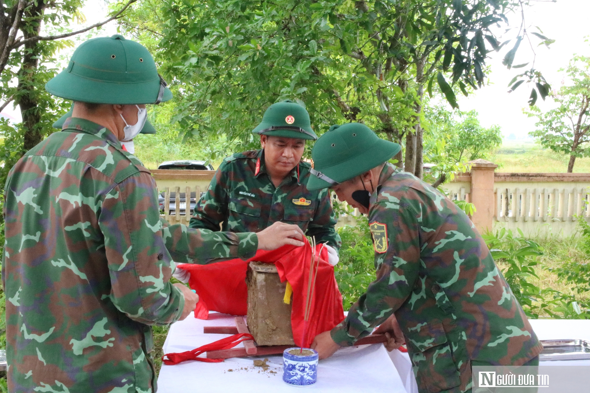 Kỳ công lấy mẫu giám định ADN, thắp lên hy vọng "trả lại tên" cho liệt sĩ- Ảnh 5. Kỳ công lấy mẫu giám định ADN, thắp lên hy vọng "trả lại tên" cho liệt sĩ- Ảnh 5.
