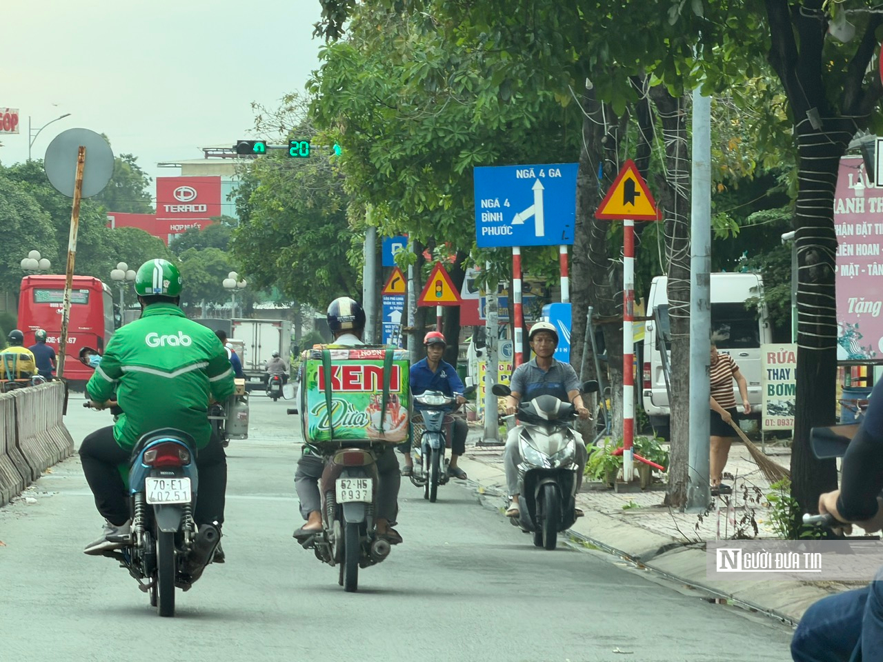 Tp.HCM: Cử tri kiến nghị sớm tháo dỡ trạm thu phí Quốc lộ 13, xử lý tình trạng giao thông mất an toàn- Ảnh 4. Tp.HCM: Cử tri kiến nghị sớm tháo dỡ trạm thu phí Quốc lộ 13, xử lý tình trạng giao thông mất an toàn- Ảnh 4.