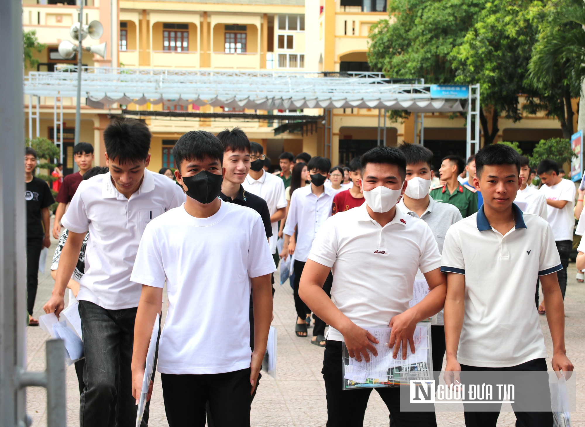 Nhiều thí sinh xứ Nghệ nhận xét đề thi môn Toán có sự phân hoá cao- Ảnh 3. Nhiều thí sinh xứ Nghệ nhận xét đề thi môn Toán có sự phân hoá cao- Ảnh 3.