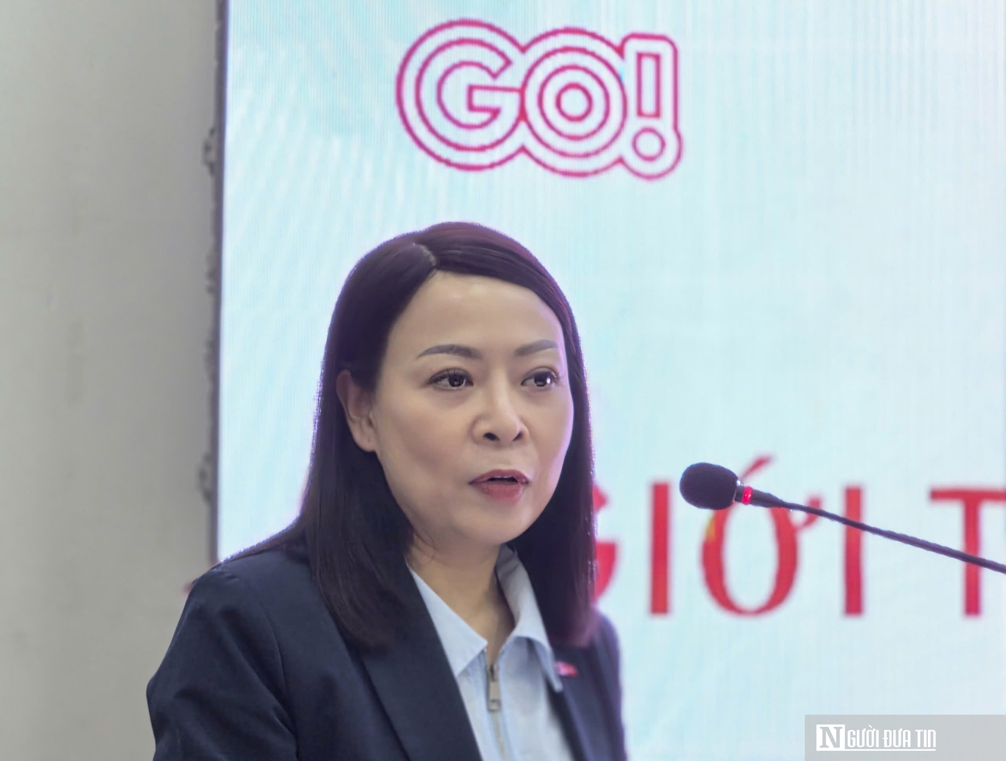 Hàng giá rẻ bủa vây trên 