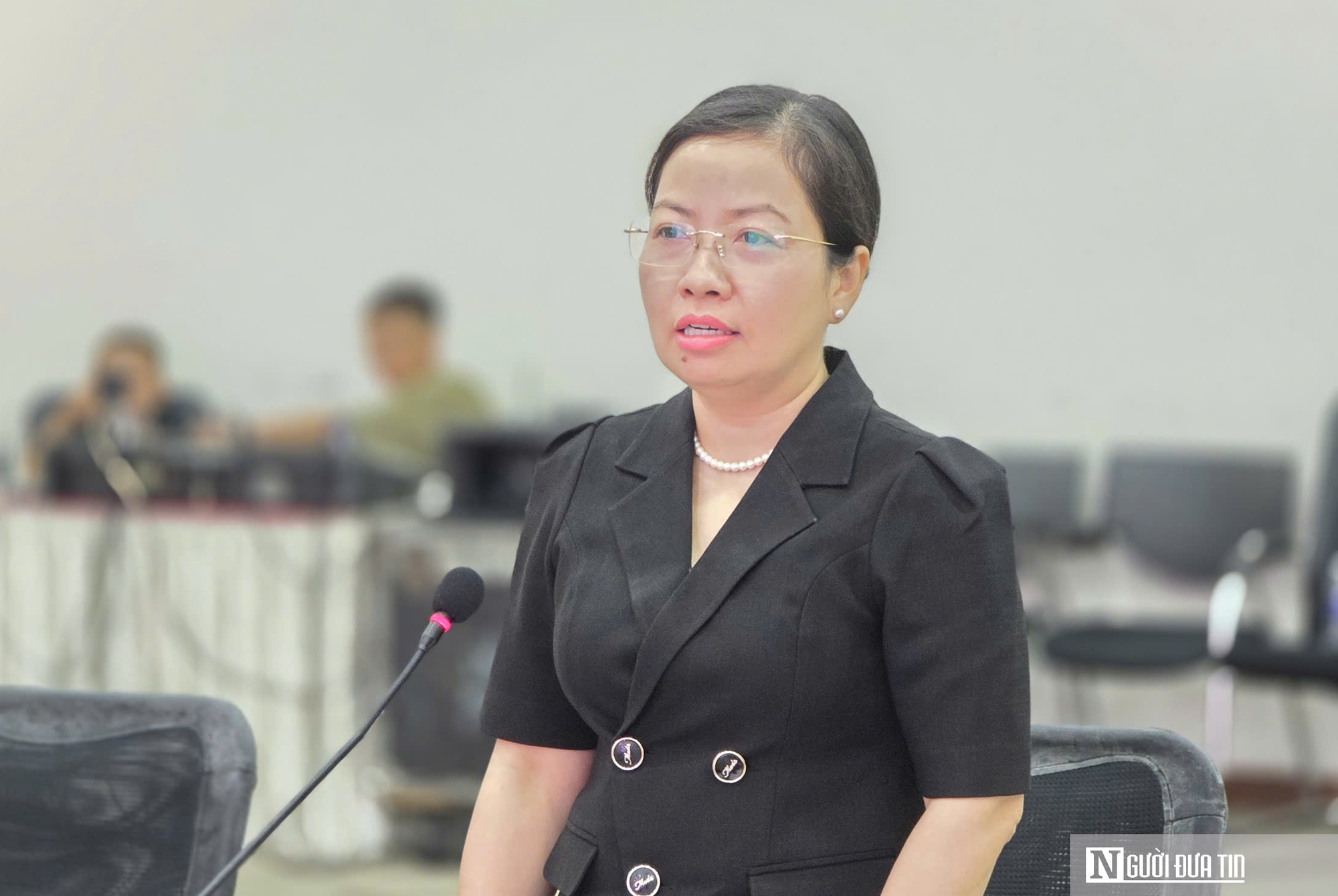 Hàng giá rẻ bủa vây trên 