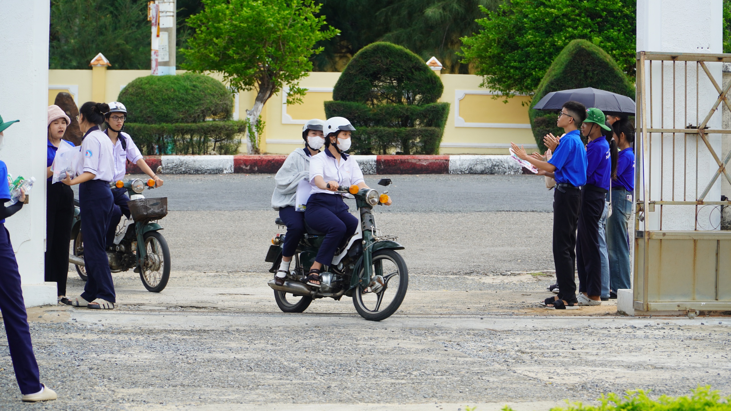 Điểm thi nơi đảo xa, 300 sĩ tử Đặc khu Phú Quý tự tin bước vào kỳ thi quan trọng - Ảnh 2.