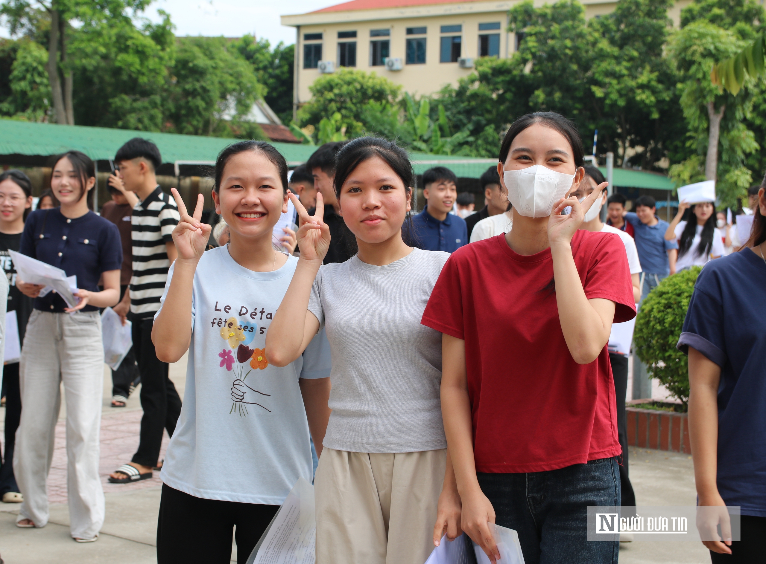 Thí sinh Nghệ An đánh giá đề Ngữ văn vừa sức, tự tin đạt điểm 8 - Ảnh 2.