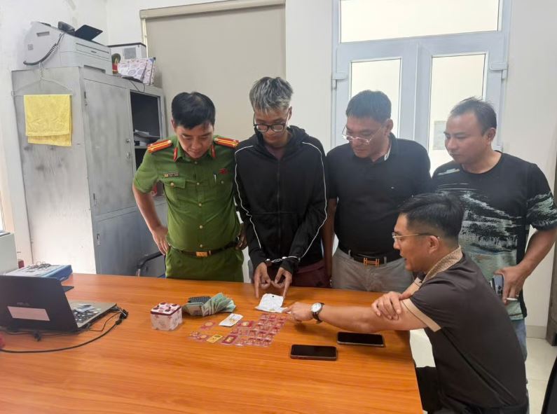 Bắt nam thanh niên phá két sắt trộm 40 chỉ vàng- Ảnh 2. Bắt nam thanh niên phá két sắt trộm 40 chỉ vàng- Ảnh 2.