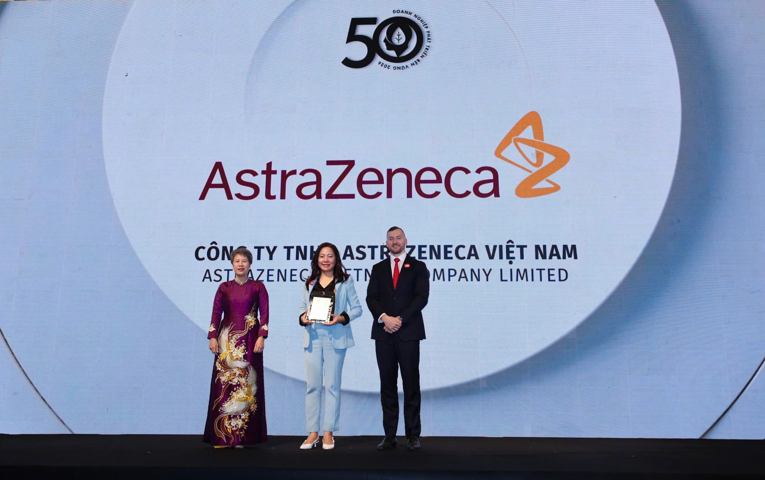 AstraZeneca Việt Nam 3 năm liên tiếp vào Top 50 doanh nghiệp phát triển bền vững - Ảnh 1.