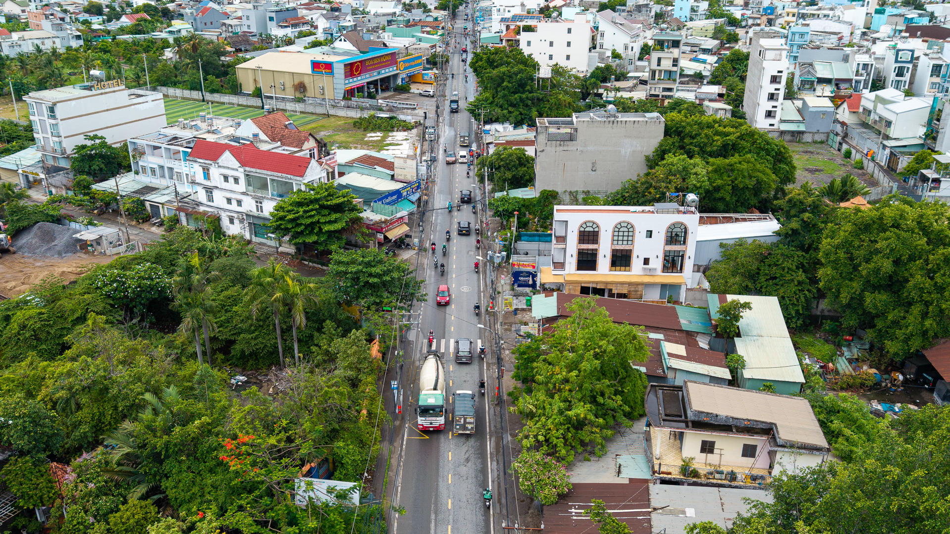 Cận cảnh tuyến đường độc đạo phục vụ hoạt động logistics ở cửa ngõ phía Đông TP.HCM trước ngày “thay áo mới”- Ảnh 5. Cận cảnh tuyến đường độc đạo phục vụ hoạt động logistics ở cửa ngõ phía Đông TP.HCM trước ngày “thay áo mới”- Ảnh 5.