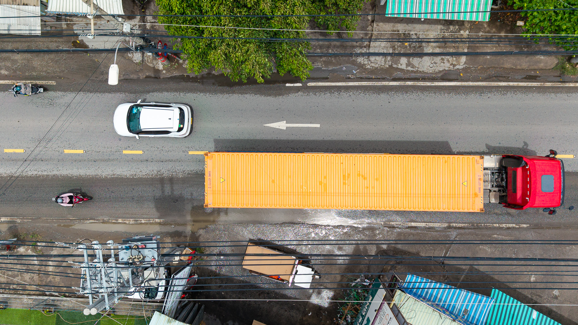 Cận cảnh tuyến đường độc đạo phục vụ hoạt động logistics ở cửa ngõ phía Đông TP.HCM trước ngày “thay áo mới”- Ảnh 8. Cận cảnh tuyến đường độc đạo phục vụ hoạt động logistics ở cửa ngõ phía Đông TP.HCM trước ngày “thay áo mới”- Ảnh 8.