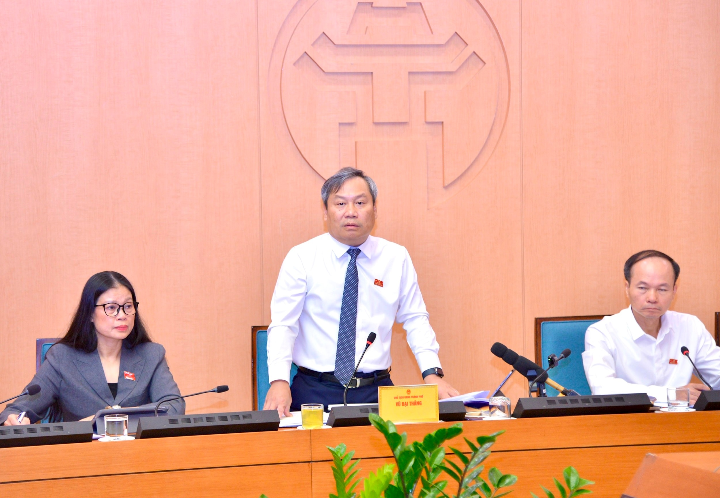 Chủ tịch Hà Nội: Luật Thủ đô sẽ tháo gỡ nhiều tồn tại lịch sử về đất đai - Ảnh 1.