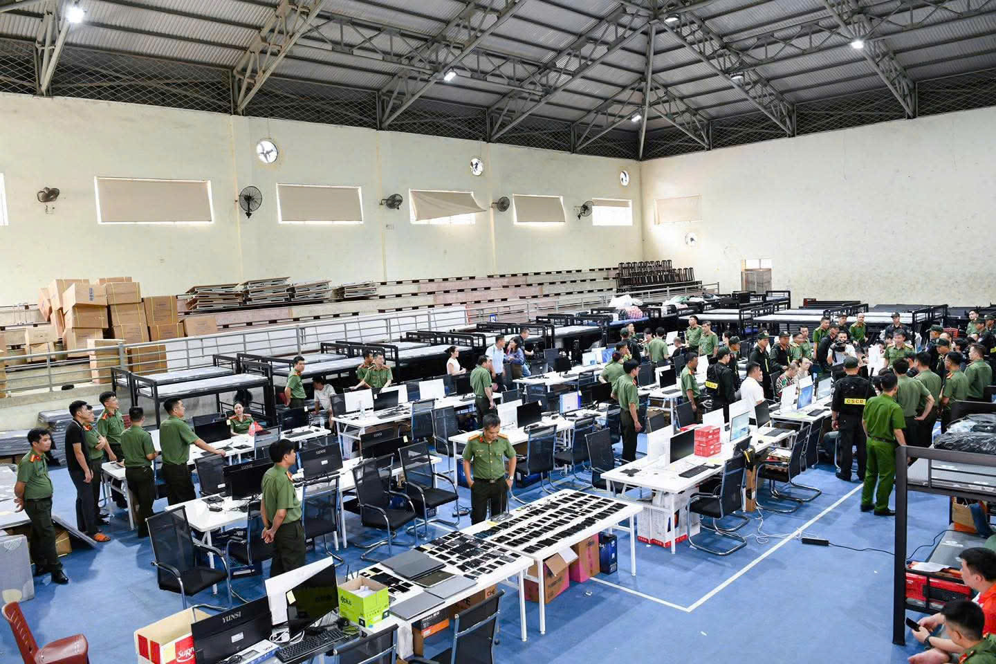 Chặn đứng đường dây lừa đảo quy mô lớn chuẩn bị hoạt động ở Việt Nam - Ảnh 1.