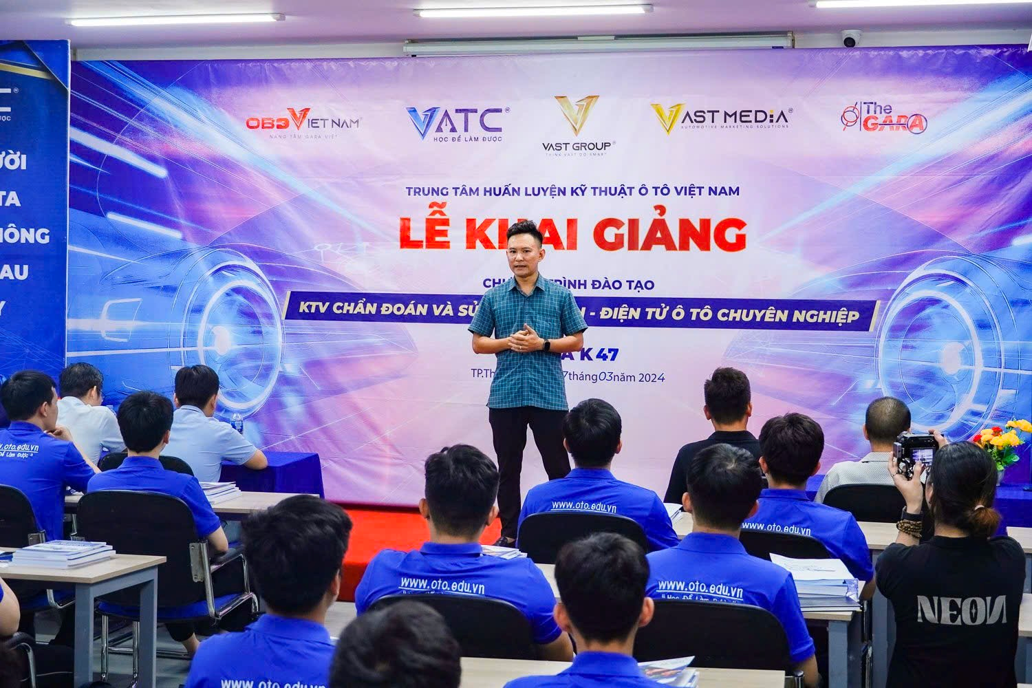Hơn 10 năm làm trong hệ sinh thái đào tạo ô tô, tôi nhận ra khách hàng không chỉ cần thợ giỏi- Ảnh 1. Hơn 10 năm làm trong hệ sinh thái đào tạo ô tô, tôi nhận ra khách hàng không chỉ cần thợ giỏi- Ảnh 1.