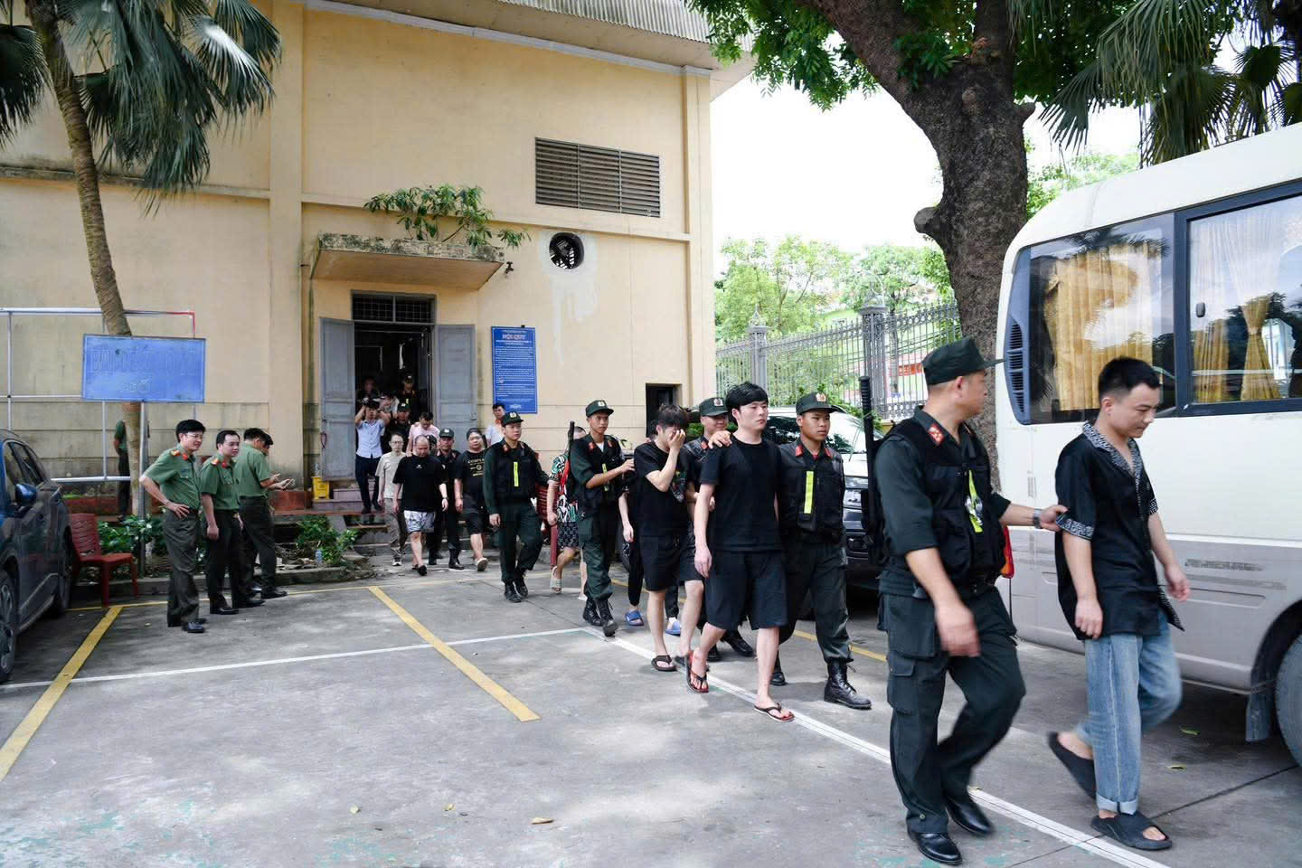 Chặn đứng đường dây lừa đảo quy mô lớn chuẩn bị hoạt động ở Việt Nam - Ảnh 6.