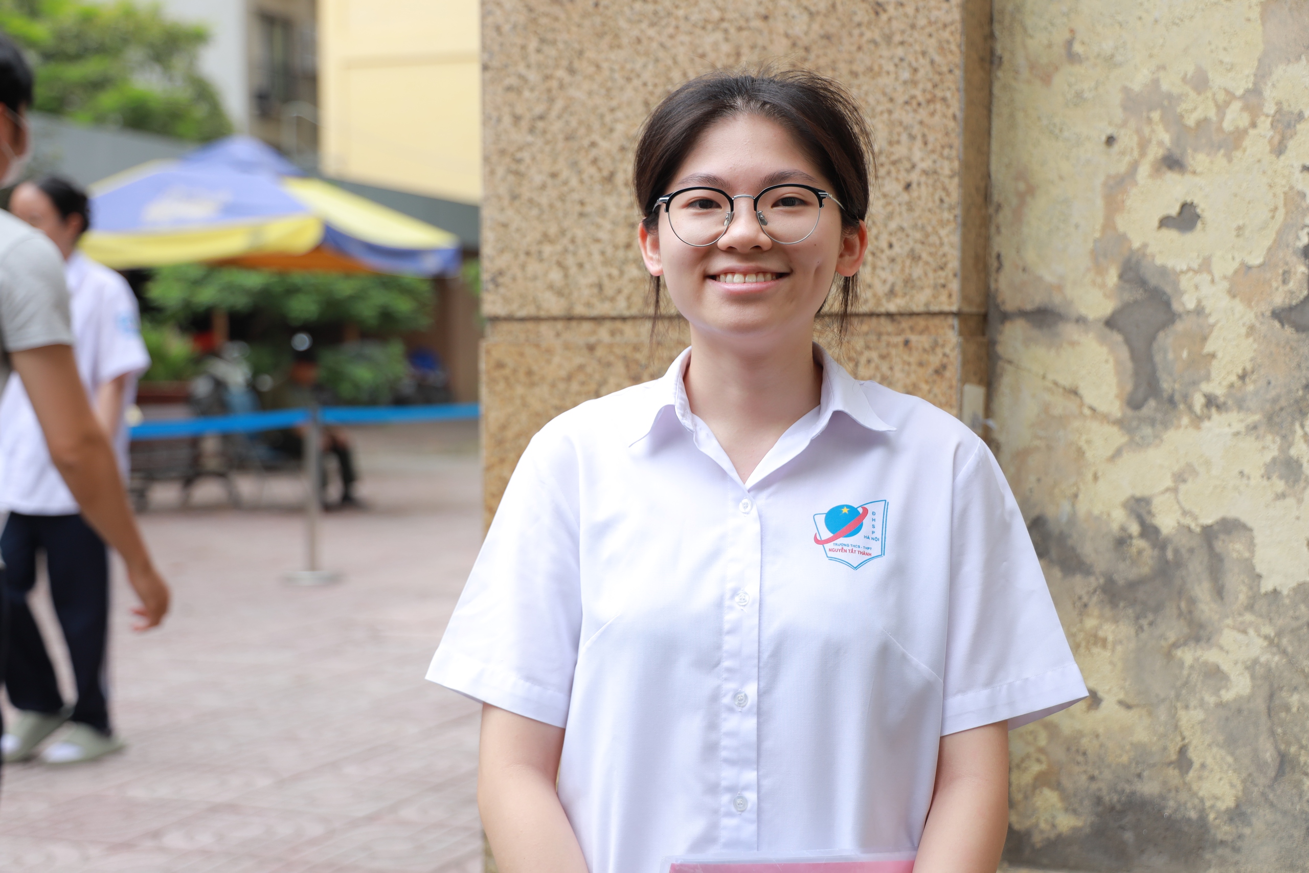 Đề thi bám sát cấu trúc, thí sinh Hà Nội tự tin đạt điểm tối đa sau buổi thi cuối cùng - Ảnh 2.