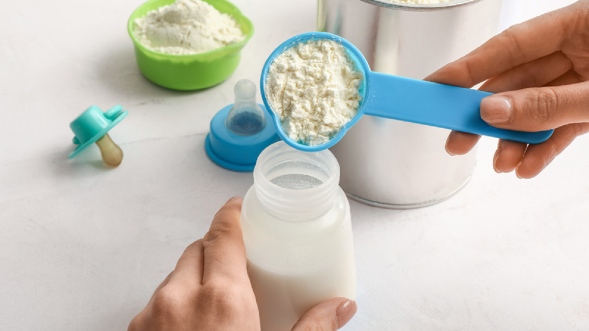 Một loại sữa bị thu hồi sau khi hàng chục trẻ nôn ói, tiêu chảy - Ảnh 1.