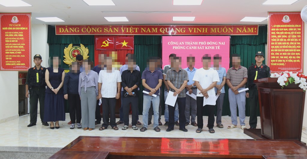 Khởi tố 38 đối tượng trong đường dây mua bán hóa đơn 1.000 tỷ đồng - Ảnh 1.