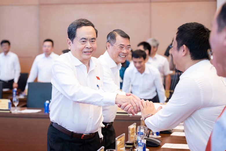 Thủ tướng Chính phủ và Chủ tịch Quốc hội gặp mặt lãnh đạo các cơ quan báo chí - Ảnh 1.
