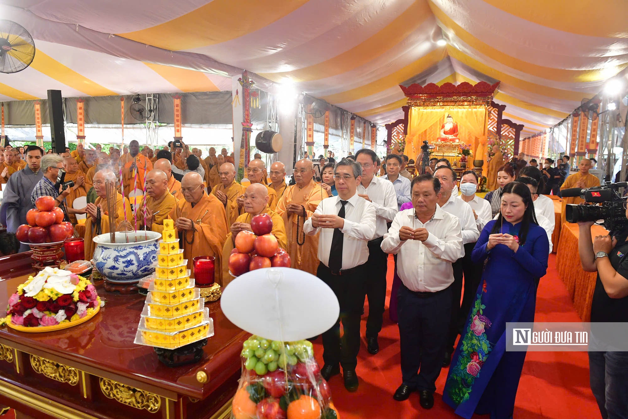Tp.HCM tưởng niệm anh linh liệt sĩ, đồng bào yêu nước tại Công viên Lê Thị Riêng- Ảnh 3. Tp.HCM tưởng niệm anh linh liệt sĩ, đồng bào yêu nước tại Công viên Lê Thị Riêng- Ảnh 3.
